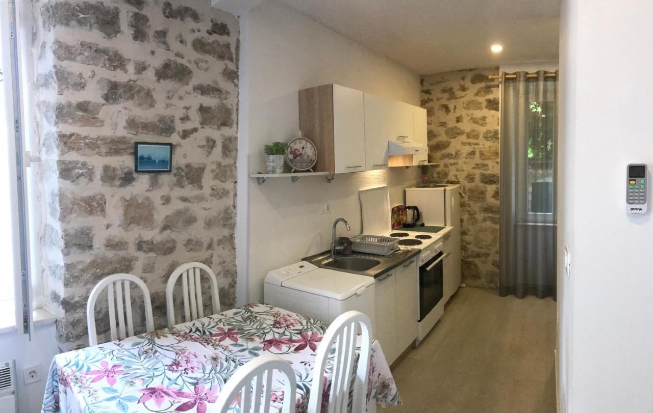 Etno Village Mihailovic Iii *